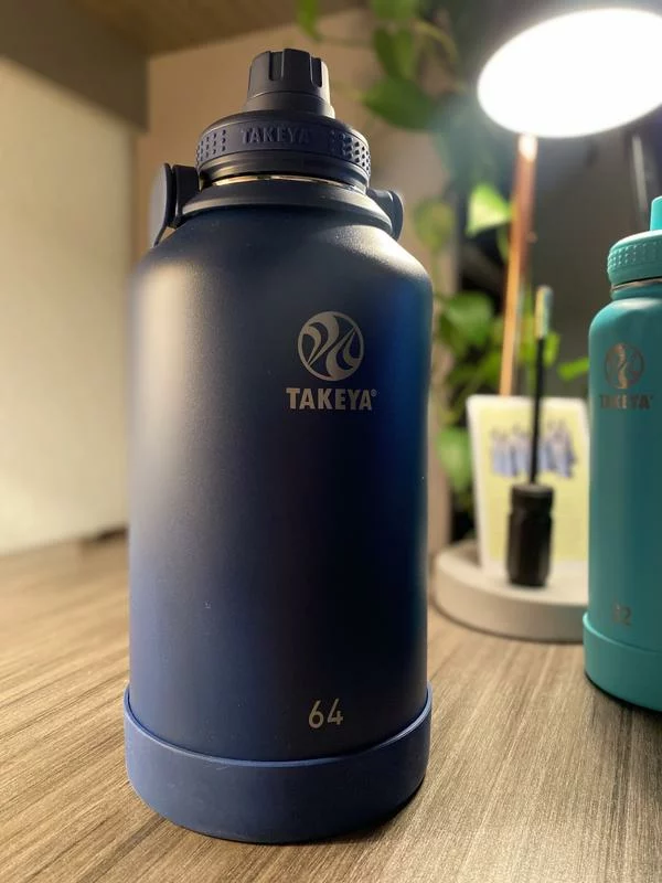 64-Ounce Insulated Water Bottle with Spout Lid – Stainless Steel Sports Bottle for Hot or Cold Drinks photo review