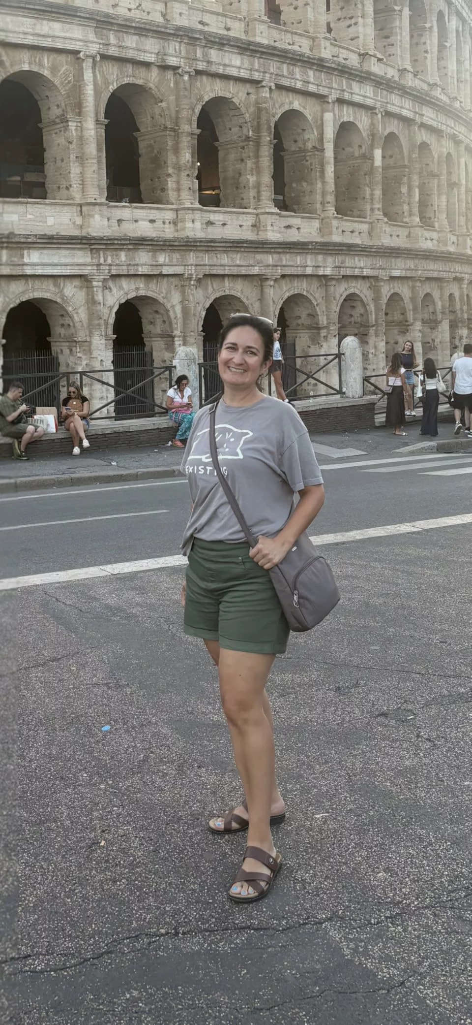 Anti-Theft Messenger Bag – Secure Travel Shoulder Bag with Locking Compartments and RFID Protection photo review