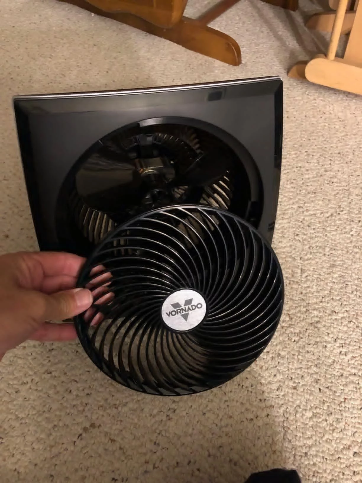 673T Tilting Panel Whole Room Air Circulator Fan - Powerful Vortex Technology for Even Temperature & Airflow - Multi-Directional Tilt, 3 Speed Settings & Energy Saving photo review