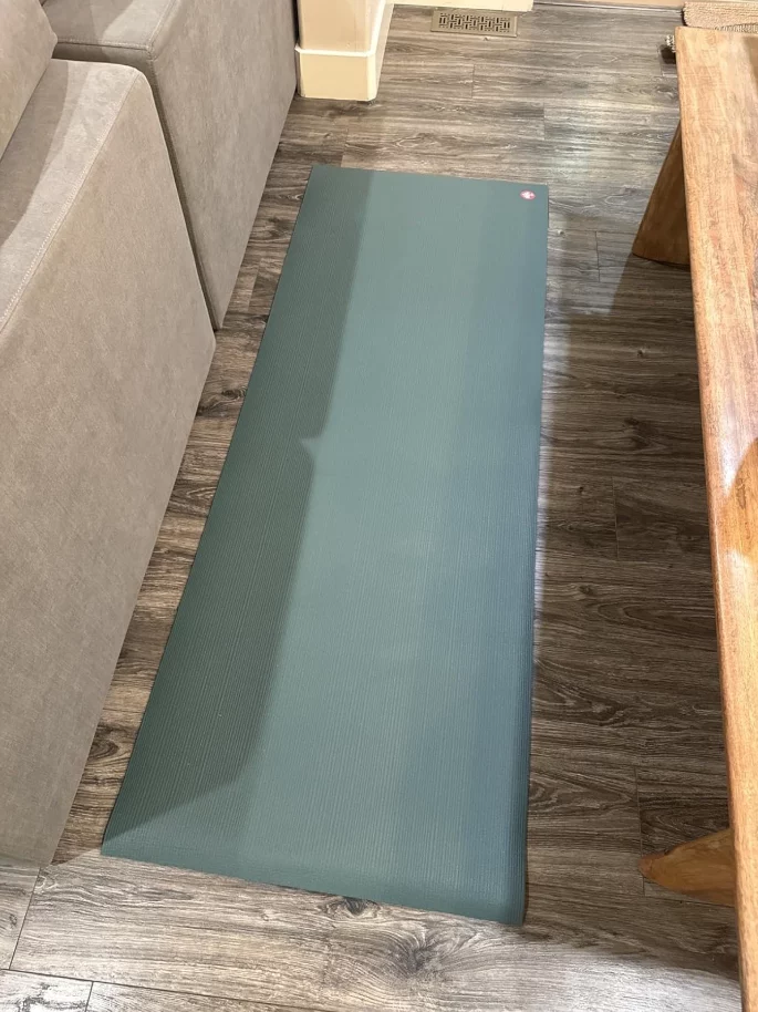 Manduka 5mm PROlite Yoga Mat 71 x 24 Inch Ultra Dense Cushioned Non Slip Closed Cell PVC Latex Free with Lifetime Guarantee for Superior Support and Stability photo review